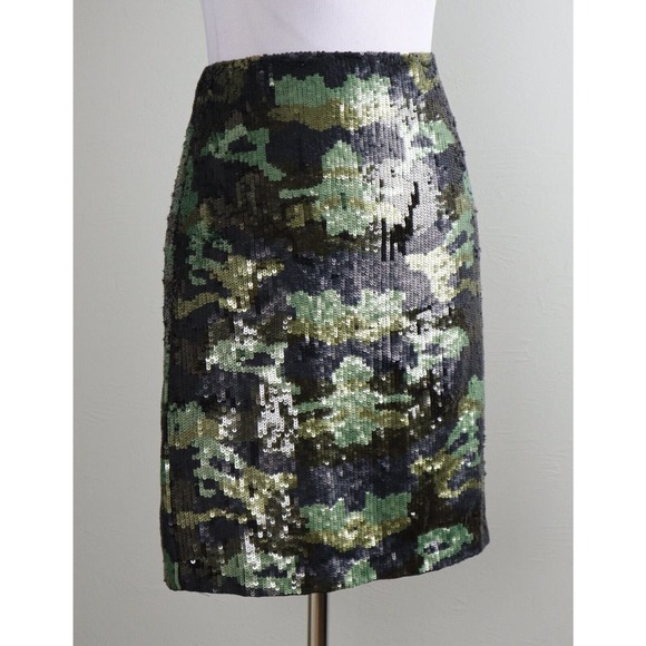 L'AGENCE NWT $595 Sequin Embellished Camouflage Camo Phoebe Mini Skirt Size XS 2 - Picture 3 of 7
